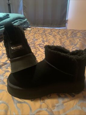 Koolaburra Black Cozy Shearling Slip-On Boots